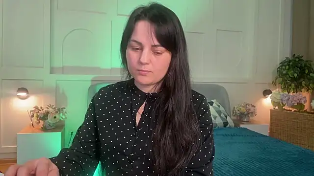  SilkyShadow  online show from March 22, 2026, 1:09 am