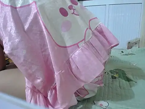 -Mimiu- online show from April 6, 2026, 4:46 am