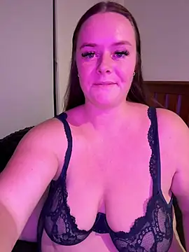 Snapshot of carinabro10 chatting on May 8, 2026, 9:35 am carinabro10 online show from May 8, 2026, 9:35 am