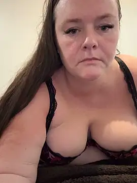 carinabro10 online show from February 20, 2026, 1:57 am