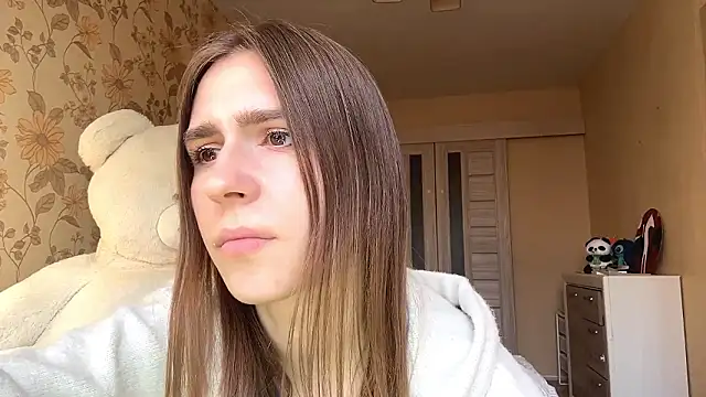 ElsieKuhlmann online show from March 18, 2026, 2:08 pm