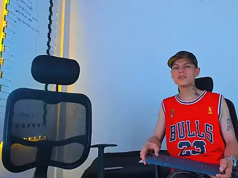 Thomas-Wil online show from February 3, 2026, 6:22 am