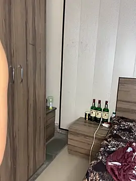 HotNeha08 online show from April 19, 2026, 4:52 pm