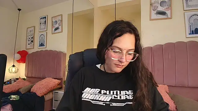 Hanabie  online show from February 25, 2026, 3:18 am