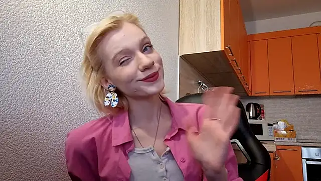 AuraNevera online show from January 12, 2026, 5:47 am