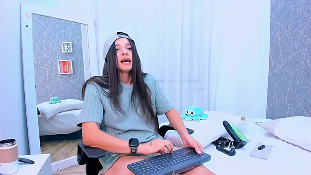 ViictoriiaSaenz online show from March 25, 2026, 5:07 am