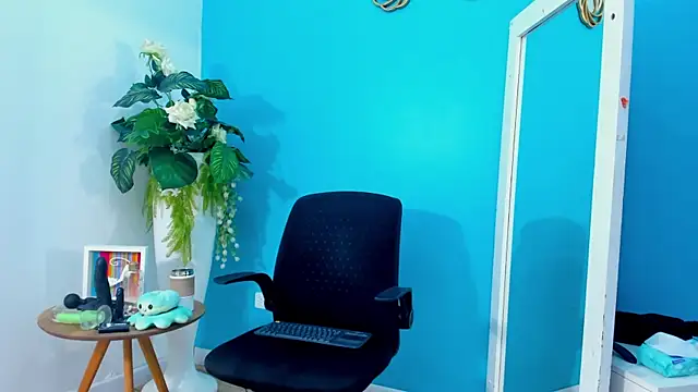 ViictoriiaSaenz online show from March 3, 2026, 4:08 am