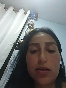 Snapshot of LunaRouuse_ chatting on July 17, 2026, 2:09 am LunaRouuse online show from July 17, 2026, 2:09 am