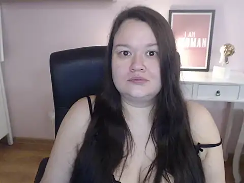 Snapshot of HollyDanceSoul chatting on March 3, 2026, 7:37 am HollyDanceSoul online show from March 3, 2026, 7:37 am