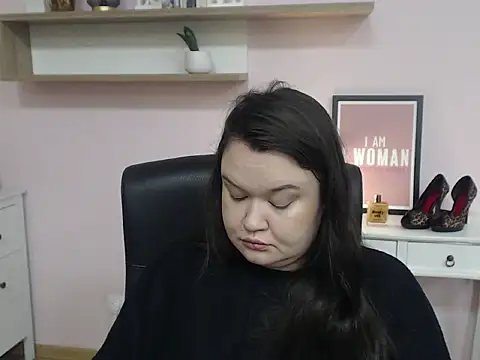 Snapshot of HollyDanceSoul chatting on February 12, 2026, 5:40 am HollyDanceSoul online show from February 12, 2026, 5:40 am