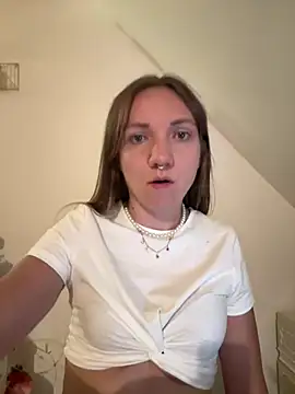 Snapshot of Marina_und_Jayden chatting on July 16, 2026, 7:22 pm Marina und Jayden online show from July 16, 2026, 7:22 pm