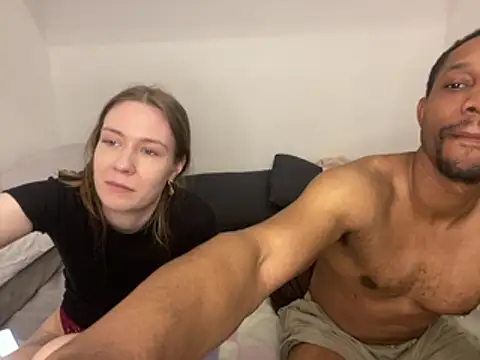 midnight ballerina  online show from April 18, 2026, 10:43 pm