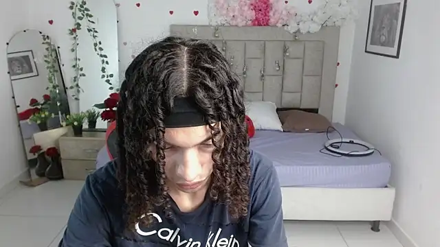 Snapshot of Axel_fox77 chatting on June 3, 2026, 1:39 am Axel fox77 online show from June 3, 2026, 1:39 am