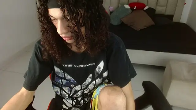 Snapshot of Axel_fox77 chatting on May 6, 2026, 12:03 am Axel fox77 online show from May 6, 2026, 12:03 am