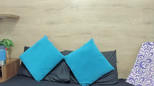 rousemonroe online show from April 16, 2026, 7:03 pm