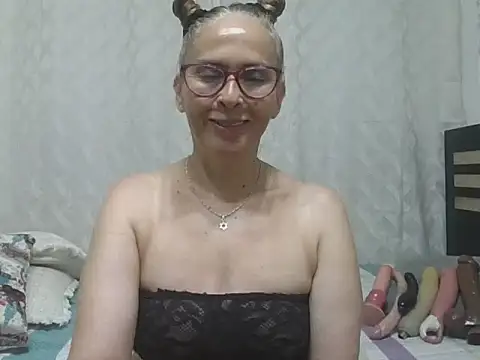 ZAMY1 online show from April 5, 2026, 1:01 am