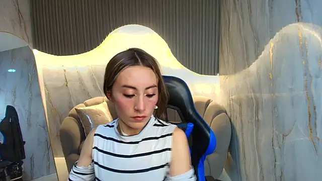 katalina r  online show from February 12, 2026, 3:28 am