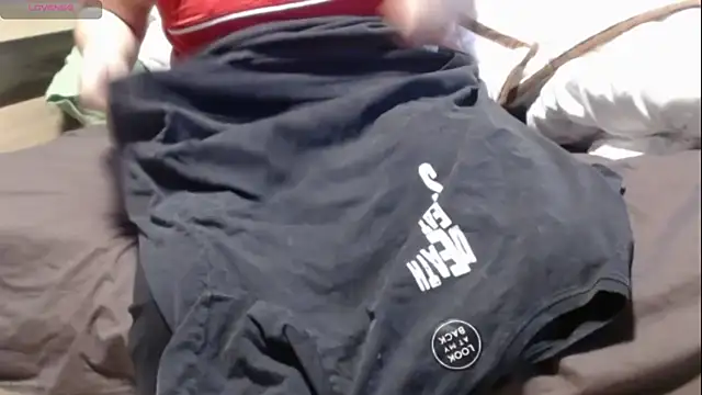 Snapshot of Santanna77 chatting on January 8, 2026, 8:20 am Santanna77 online show from January 8, 2026, 8:20 am