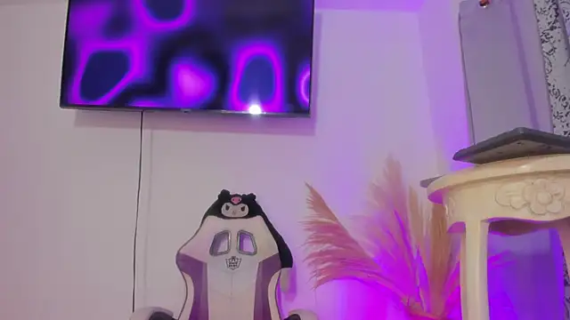 Angelasantini0 online show from April 25, 2026, 2:03 am