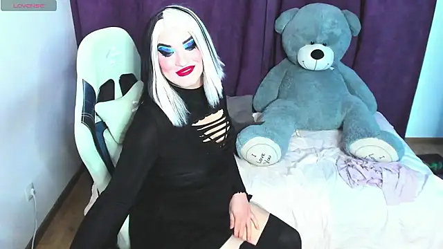 sexxx-queen online show from February 4, 2026, 11:00 pm