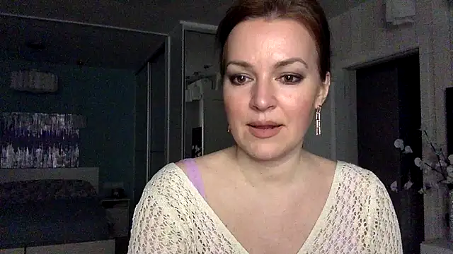 Ivoryne online show from April 25, 2026, 9:56 pm