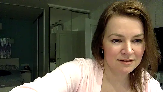 Ivoryne online show from April 27, 2026, 8:18 pm