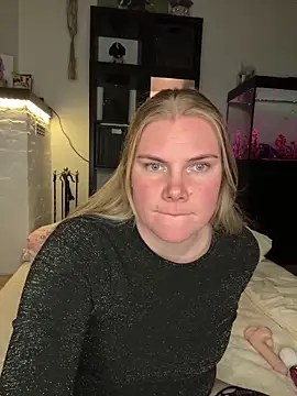 SexyBlondJoanna online show from February 2, 2026, 7:57 pm