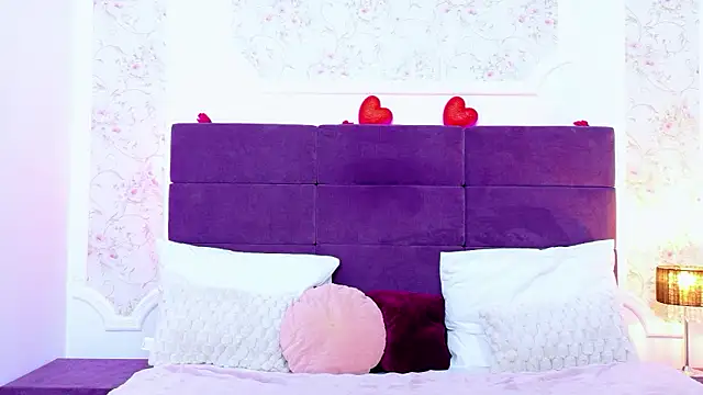 EvelinHill online show from March 4, 2026, 5:04 am