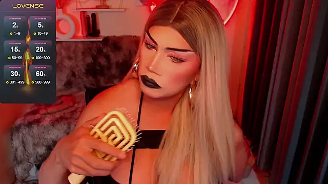 deliciousClaire online show from April 23, 2026, 2:51 am