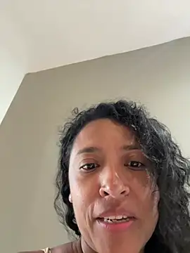 Laura Miller1 online show from April 21, 2026, 10:49 pm