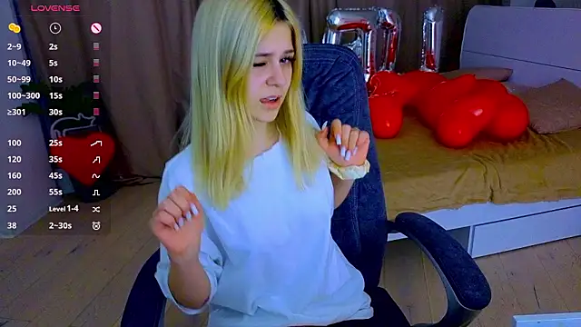 Snapshot of ApheliaStar chatting on February 10, 2026, 3:44 pm ApheliaStar online show from February 10, 2026, 3:44 pm