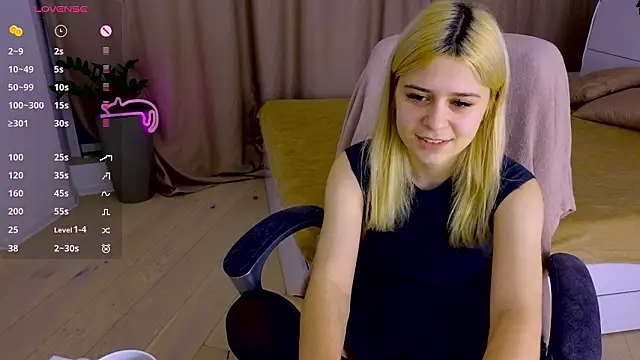 Snapshot of ApheliaStar chatting on February 4, 2026, 4:02 pm ApheliaStar online show from February 4, 2026, 4:02 pm