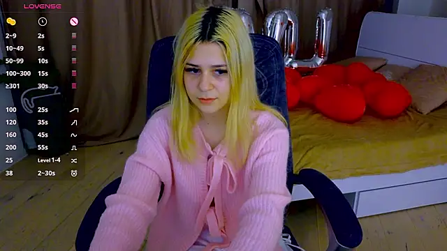 Snapshot of ApheliaStar chatting on February 15, 2026, 3:55 pm ApheliaStar online show from February 15, 2026, 3:55 pm