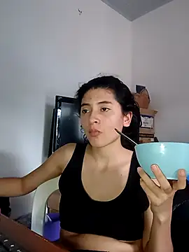 honeyhotgirl19 online show from March 4, 2026, 9:00 pm