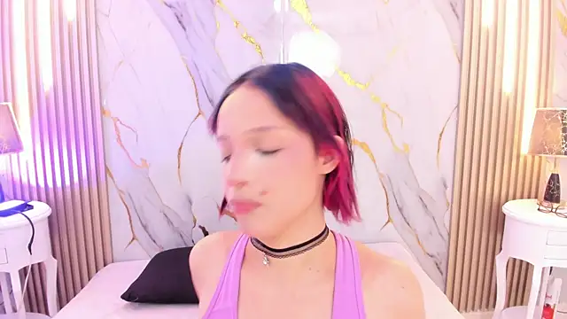 LaxiZoe online show from February 19, 2026, 8:39 pm