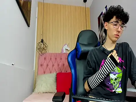 Syriussz online show from February 18, 2026, 7:21 pm