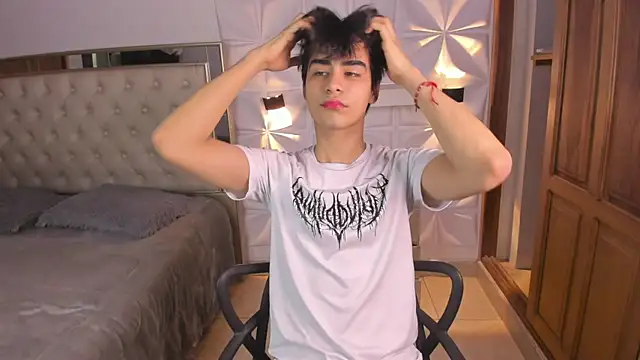 IamJuanJoc online show from April 7, 2026, 3:30 am