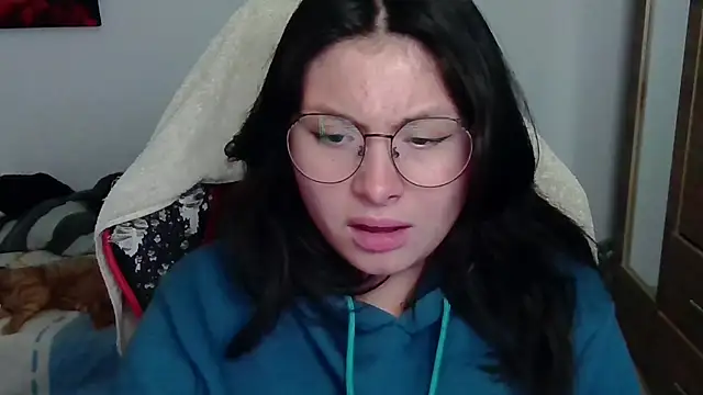 yessica gomez01 online show from May 19, 2026, 1:56 am