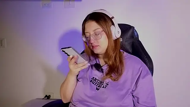 Mia Franklyn online show from April 24, 2026, 2:24 am