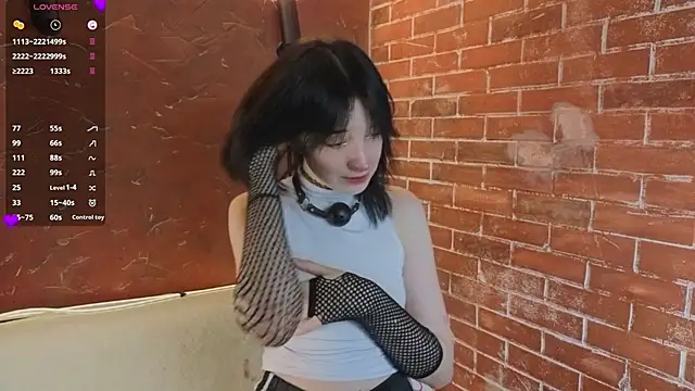 LisaBunnyy online show from February 22, 2026, 7:15 pm