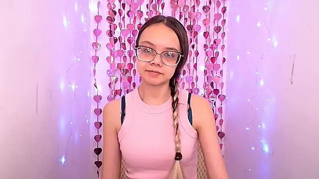 LolliStrawberry online show from March 15, 2026, 1:23 am