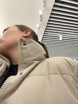 LeiaMood online show from February 12, 2026, 4:56 am