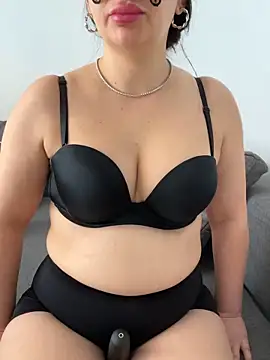 melissiaayzem online show from April 17, 2026, 8:50 am