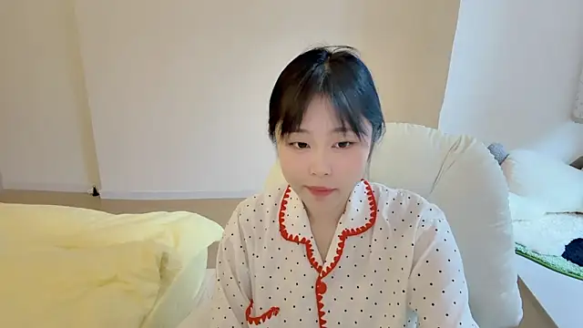 Onefiona online show from April 11, 2026, 4:20 am