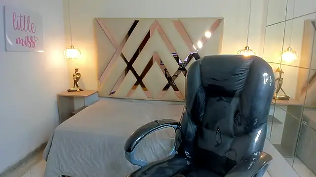 Anyelo Twink online show from March 17, 2026, 9:29 pm