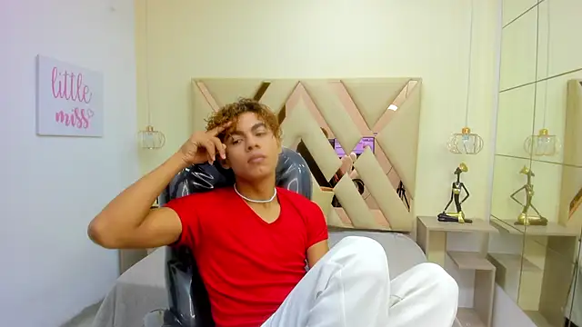 Anyelo Twink online show from February 19, 2026, 8:06 pm