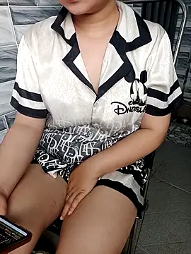 EnzxMoon02 online show from May 7, 2026, 11:35 am