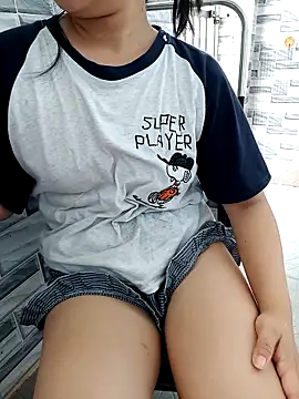 EnzxMoon02 online show from April 12, 2026, 4:49 am