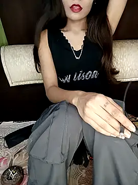 hotyjiyaaaa online show from February 12, 2026, 1:00 pm