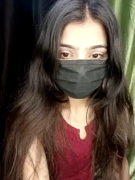 hotyjiyaaaa online show from March 3, 2026, 5:53 pm